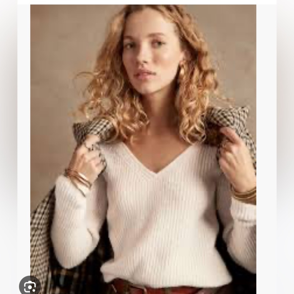 Banana Republic Wide V-Neck Sweater Sz S